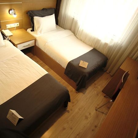 Rhisos Otel Ριζούντα Εξωτερικό φωτογραφία