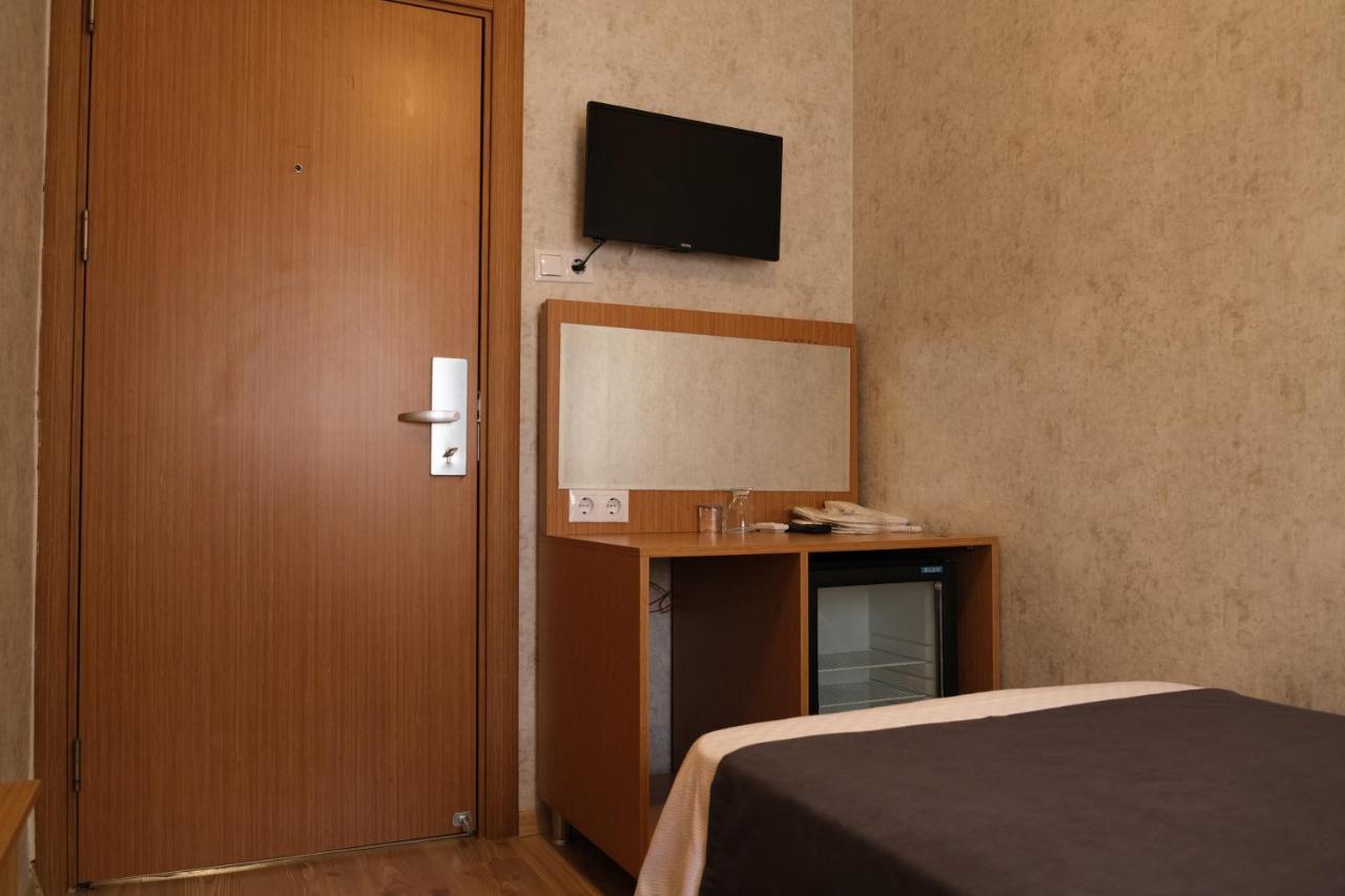 Rhisos Otel Ριζούντα Εξωτερικό φωτογραφία